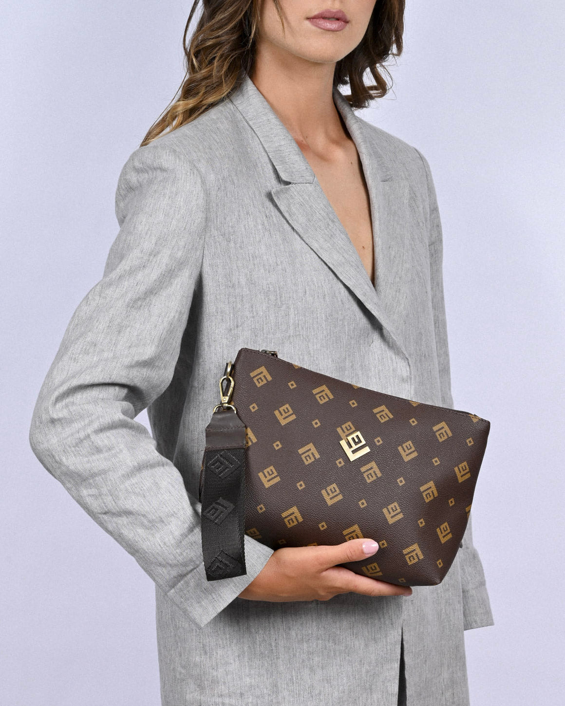 Necessaire Signature Bag - Brown