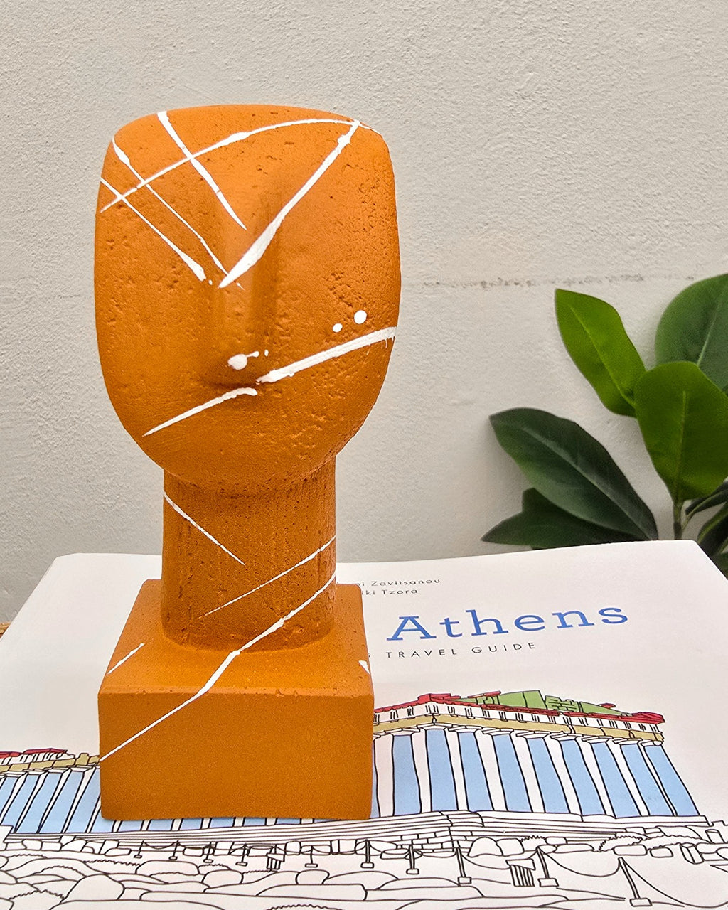 Χειροποίητο αρωματικό άγαλμα Κούρος Τερακότα 13cm EM. Αρωματίστε το ξανά & ξανά με το αιθέριο έλαιο της επιλογής σας. Δείτε το στο Roots Stories!