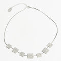 Χειροποίητο ασημένιο κοντό κολιέ Classic Square Metal της Catherine Bijoux. Ανακαλύψτε το στο Roots Stories! Δωρεάν μεταφορικά άνω των 80€.