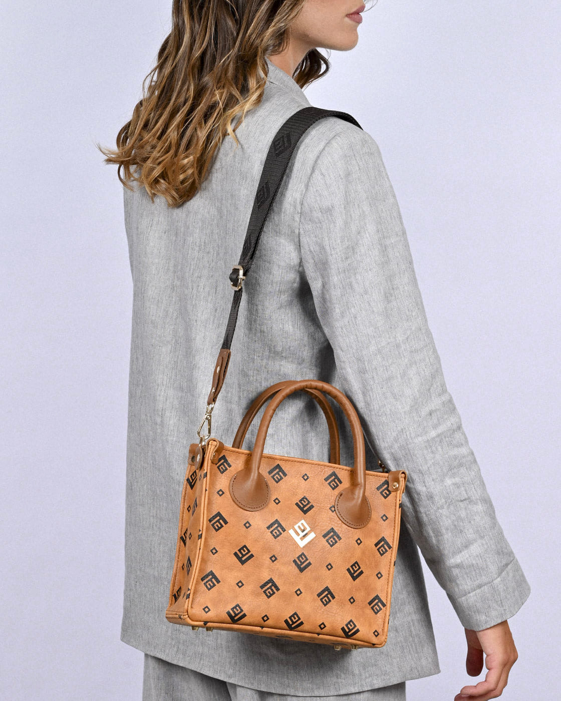 Tiffany Small Signature Bag  Tabac