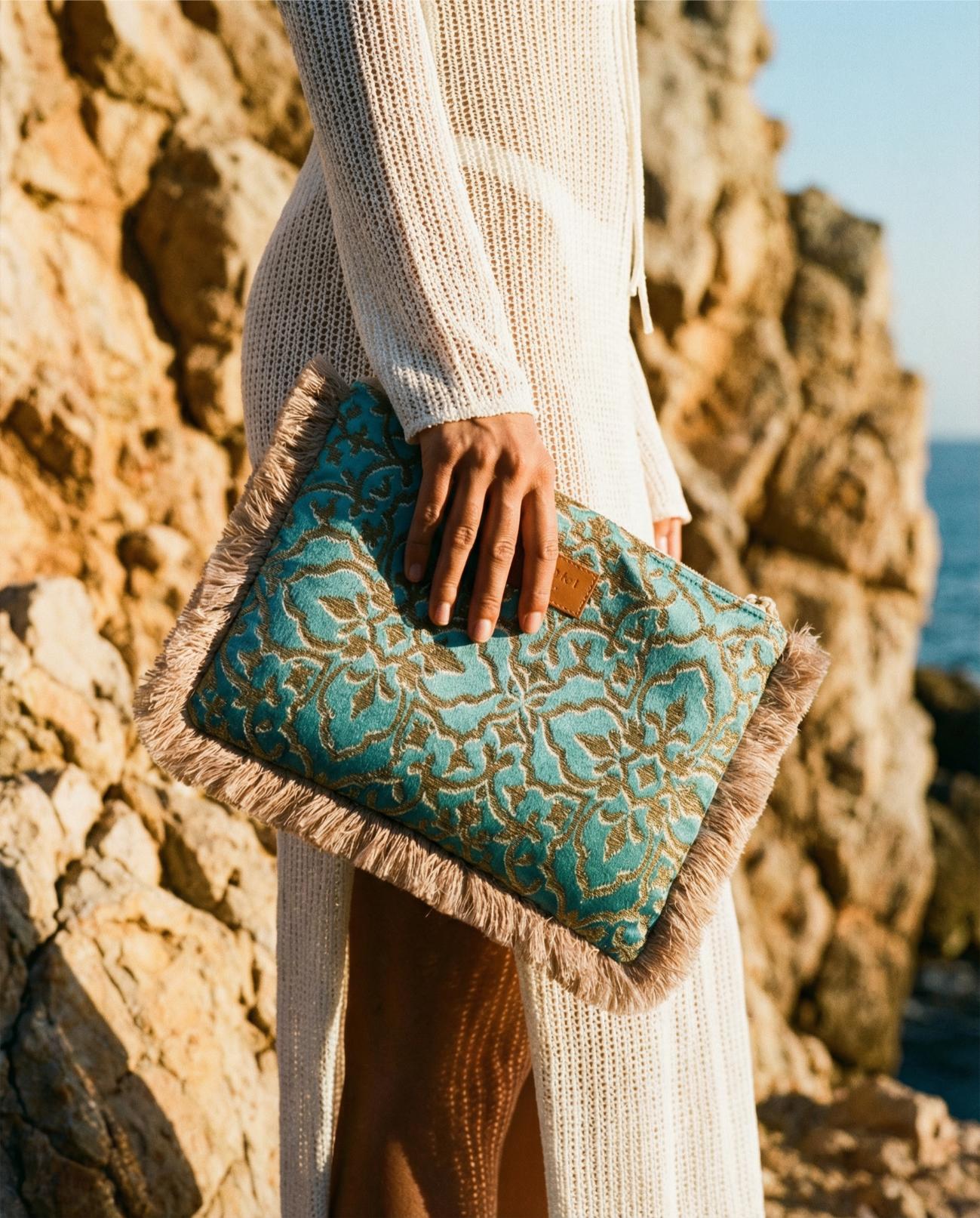 Juicy Clutch Akrogiali