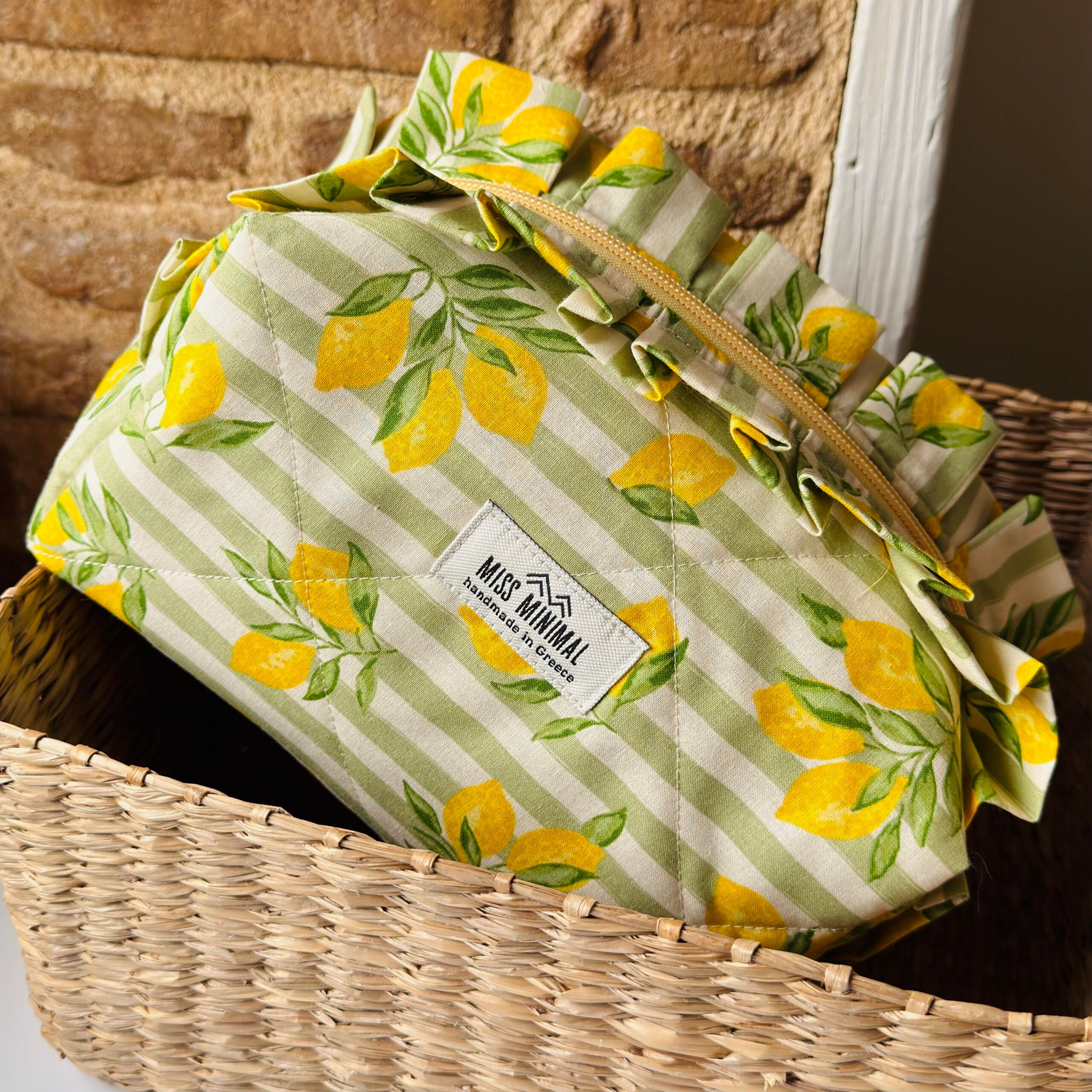 Green Lemons Romantic Style Pouch