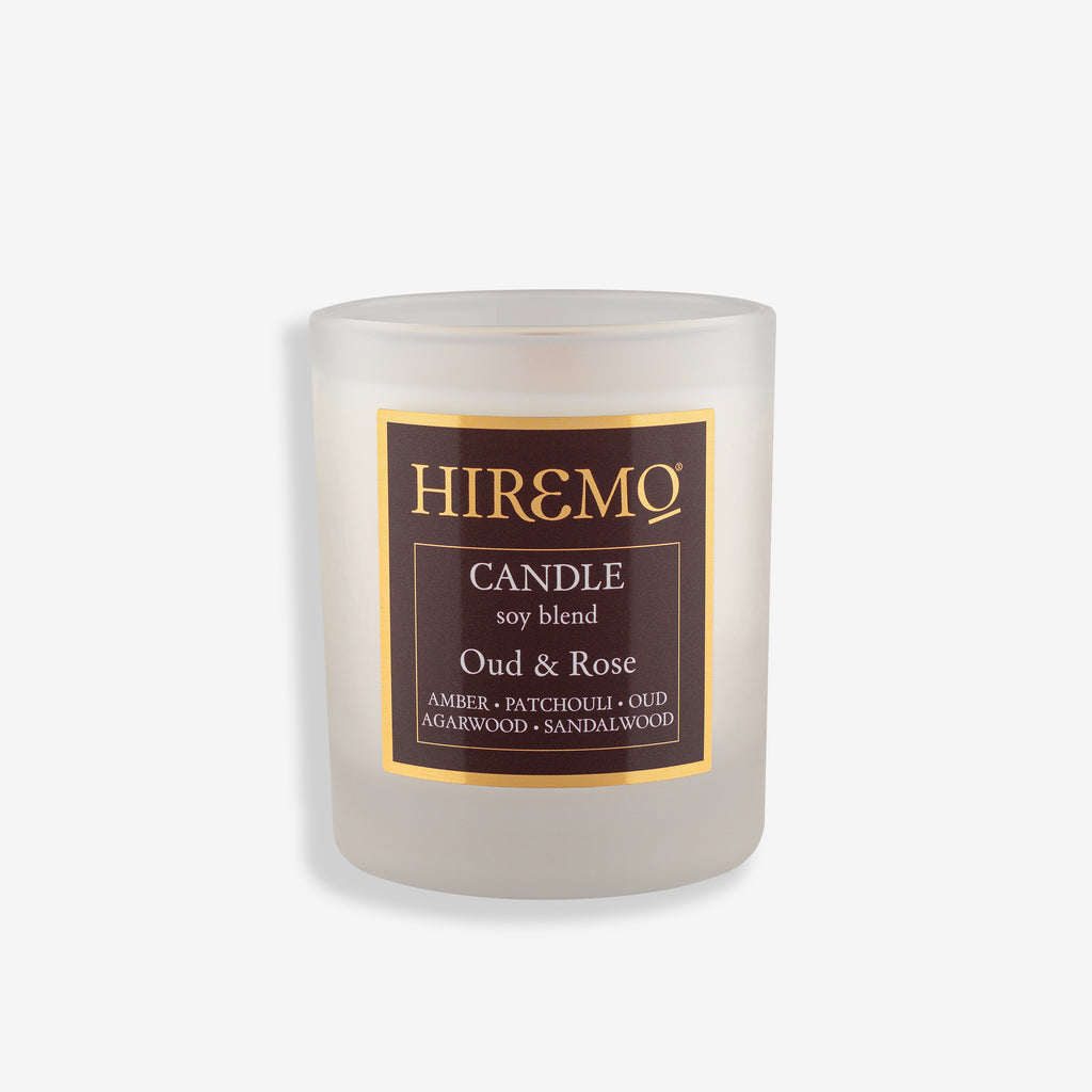 Αρωματικό κερί σόγιας Eolia Hiremo Oud & Rose. Ανατολίτικο άρωμα με τριαντάφυλλο, σανταλόξυλο, λάβδανο & πατσουλί. Δείτε το online στο Roots Stories!