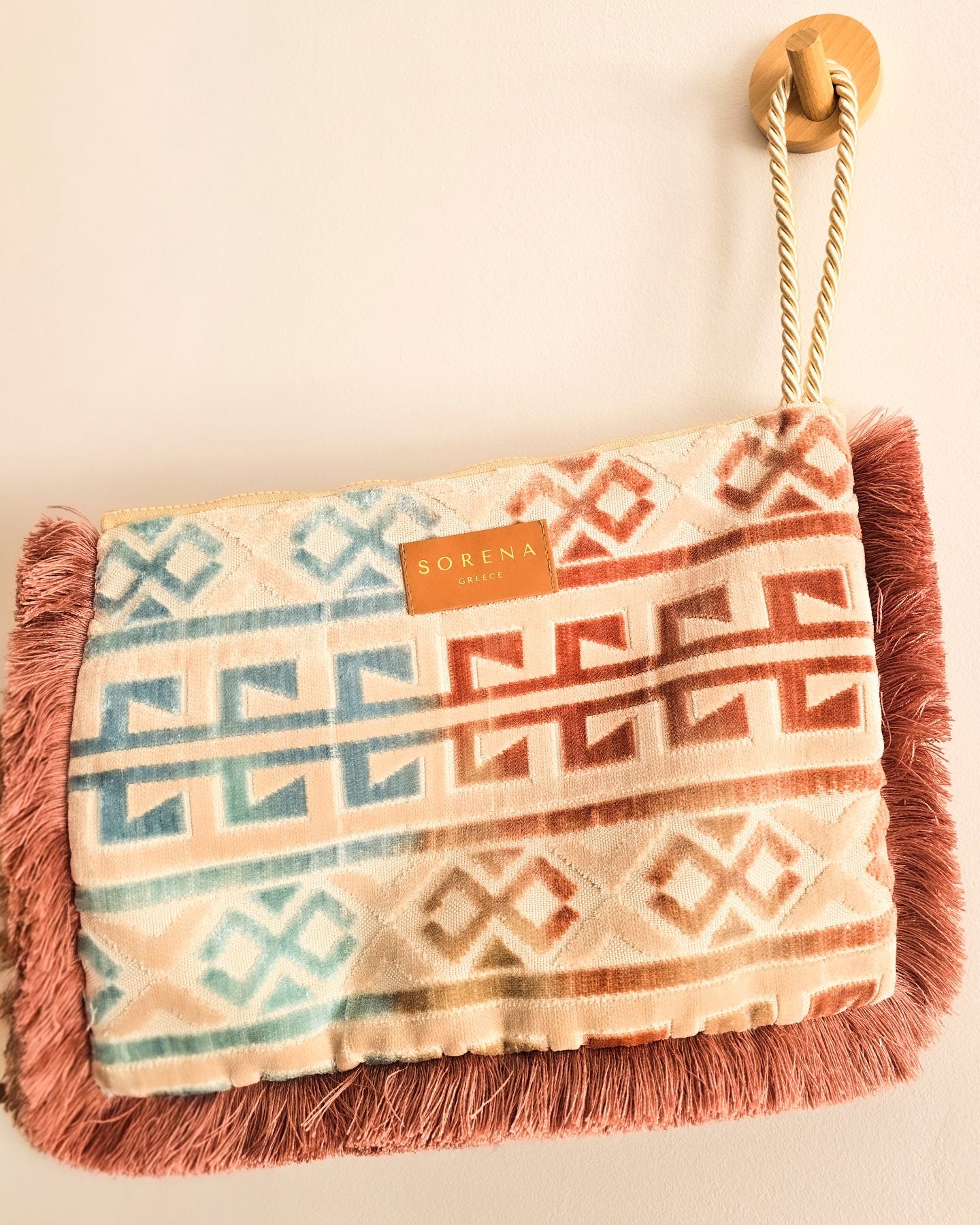 Juicy Clutch Ithaki